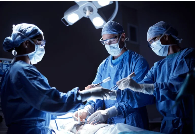 What Surgical Tech Do: Roles, Responsibilities, and What to Expect in the Operating Room