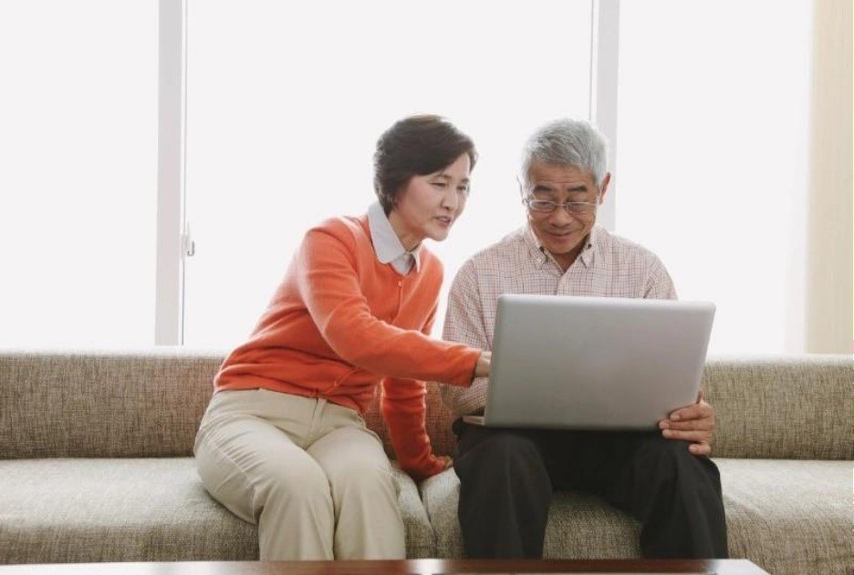 Tips To Keep Emergency Call Buttons Ready for Seniors